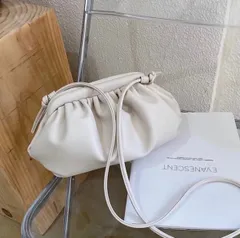 最安❤️マンドゥ レザー ショルダーバッグ 白 ホワイト 2way ガマグチ 新品 ポーチ ハンドバッグ クラッチバッグ フェイクレザー 長さ調節 ポケット