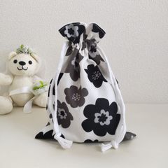 ハンドメイドコップ袋　北欧風ポップフラワー　歯ブラシ&コップ入れ　裏地付きお名前書くだけコップ袋マチなし　#コップ袋　#入園準備　#北欧　#ままのねこの手　#IROHANNAハンドメイド