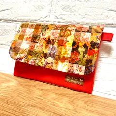 ファスナーポケット付き　マルチケース　お薬手帳入れ　通院セット　通帳入れ　リバティアーカイブギンガム✖︎朱色