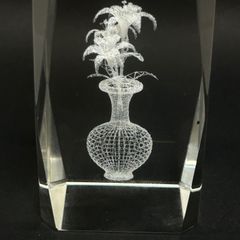３Ｄレーザー彫刻　クリスタル　百合　花瓶　高さ約８ｃｍ