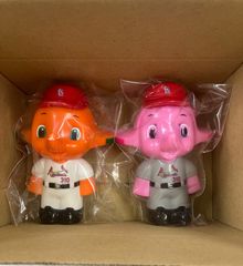 サトちゃん&サトコちゃん 貯金箱レッドソックスver. - メルカリ