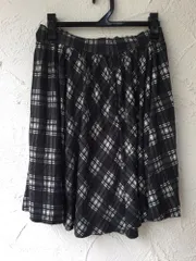 G.V.G.V　白黒チェックつりスカート