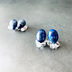 【SALE　3180円➡︎2180円/ 選べる：ティアドロップor オーバル】天然石ラピスラズリ＆クリアガラスのビーズが揺れる大人可愛い一粒スタッドピアス・ハンドメイド・送料無料