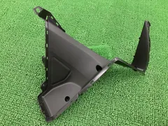 エアロックス155 インナーカウル 左 BF6-F1721-00 ヤマハ 純正 中古 バイク 部品 コンディション良好 割れ欠け無し 品薄 希少品 CB400SFのサムネイル