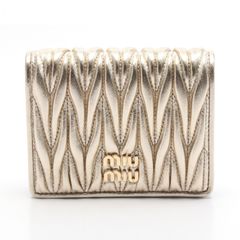 Miu Miu ミュウ ミュウ MATELASSE マテラッセ 二つ折り財布