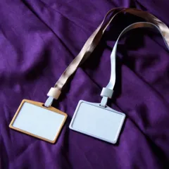 ネームホルダー アルミ合金製 上品なネックストラップ付き 名札・IDホルダー