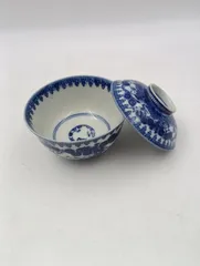 【K-1165】明治大正 アンティーク 唐草模様 染付蓋付茶碗