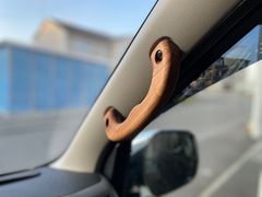 ハイエース200系 銘木製アシストグリップ　Aピラー専用