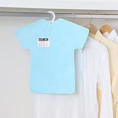 【在庫処分】吊り下げ クローゼット 強力吸湿 ライトブルー 防ダニ 繰り返し使える 除湿シート Tシャツ型 ドライクリーニング可 アストロ 617-36