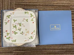 ☆未使用☆ WEDGWOOD ウェッジウッド プレート 金彩 ワイルドストロベリー
