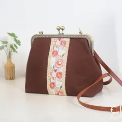 愛らしく華やか＊インド刺繍リボンの帆布がま口バッグ ショルダーバッグ  プレゼント ギフト ガマグチ がまぐち がま口 バッグ がま口バッグ 肩掛け 斜め掛け 鞄