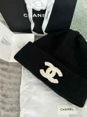 【ハート★かわいい】CHANEL 25c ニット帽 セレブ愛用 ハート☆かわいい】CHANEL 25c ニット帽 セレブ愛用