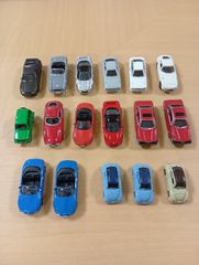 ダイドー✕NAVIコラボミニカー　17台