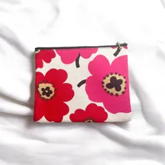 スッキリ収納！フラットポーチ(北欧風花柄)
