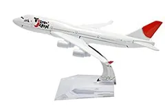 B747 JAL? 機長席側のコックピットの窓　激レア超貴重　b747-200？ 飛行機B747-400のコックピットの写真素材 [FYI03175143