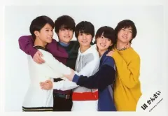 【中古】生写真(ジャニーズ) Lil かんさい/集合(5人)/横型・膝上・衣装白・黄色・緑・紫・抱きつき・目線右・背景白/「関ジュ 夢の関西アイランド 2020 in 京セラドーム大阪 ～遊びにおいでや!満足 100%～」グッズオフショット/公式生写真