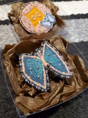 ミナペルホネン　ハンドメイド　ビーズ刺繍　ブローチ　蝶々