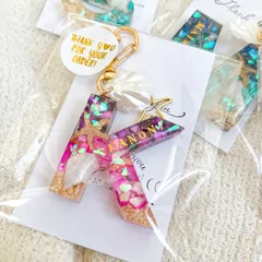 パープル海　お揃い 名入れ オリジナル イニシャルキーホルダー 記念日