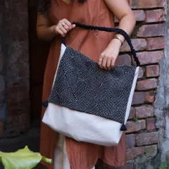 SGYP172  純手刺し子 黒白シンプル 大容量 ハンドメイド 手作り トートバッグ / 肩掛け・手提げ 布バッグ（オリジナルデザイン）ハンドメイドバッグ / 布バッグ / モノトーン  ショルダーバッグ / トートバッグ / ナチュラル /一点物