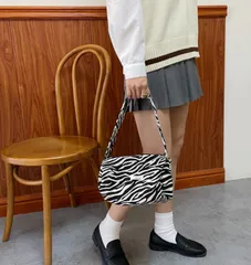 人気　ゼブラ柄バック