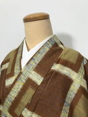 【中古】Sサイズ 紬 正絹 山吹茶地に格子文様 アンティーク