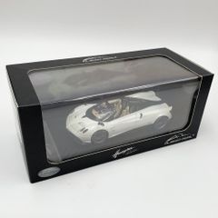 オートアートBugatti Veyron ミニカー 1/18シリアル番号付き - メルカリ
