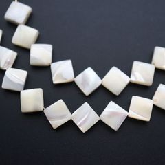 『1セット限り』29個 白蝶貝 7×7 スクエア 四角 シェル ビーズ プレート アクセサリーパーツ