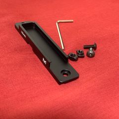 M-LOK対応　シュアファイア用スイッチマウント　SUREFIRE用　ブラック