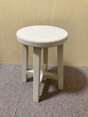 手作り　天然木の丸型スツール