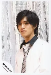 【中古】生写真(ジャニーズ) 関ジャニ∞/錦戸亮/衣装白・バストアップ・背景銀/公式生写真