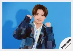 【中古】生写真(ジャニーズ) Travis Japan/吉澤閑也/横型・バストアップ・衣装青.白・両手グー・背景青/「Travis Japan LIVE TOUR 2020 ENTER 1234567」グッズオフショット/公式生写真