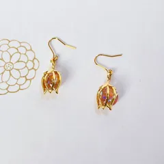 No.85 ハンドメイドピアス　チューリップのモチーフピアス