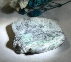 長寿の御守り✨　糸魚川　翡翠　原石　ジェダイド　タンブル
