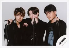 【中古】生写真(ジャニーズ) SixTONES/高地優吾・京本大我・森本慎太郎/横型・上半身/「慣声の法則」グッズオフショット/公式生写真