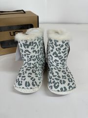 【新品未使用】 UGG 1001781 アグ カシー レオパード ムートン ブーツ  キッズ ベビー 出産祝い プレゼント ギフト I CASSIE LEOPARD SLPR 2/3