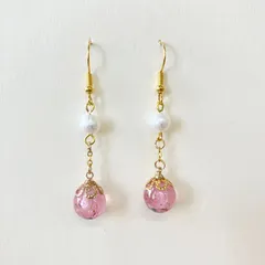 【ハンドメイド】UVレジン　球体ピアス　ピンク 
