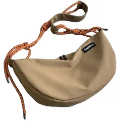 【人気商品】カップル用 餃子バッグ カジュアル 通勤 トレンド 外出/旅行 軽量 日常使い 肩掛け 男女兼用 斜め掛け メンズ レディース G0134 ショルダーバッグ クロスボディ [Karsaer]