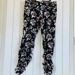 TS-50 《レディース》　総柄　花柄　パンツ　ゆったり　ブラック　クシュクシュ　デザインパンツ　大花 ズボン W80