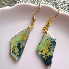 現代アート ピアス フックタイプ 青 ハンドメイド