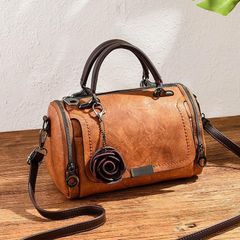 ショルダーバッグ　おしゃれ　秋冬　シック　ミニボストンバッグ　花のペンダント