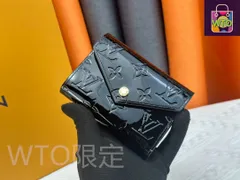 LVルイ・ヴィトン/財布/エナメルMonogram Unplantレザー、“Portefeuille Victorine”。コンパクトだがコインや紙幣ポケット、6つのカードスロットなど実用的な機能を持つエンベロープ型財布。[本日特価|新品未使用品]