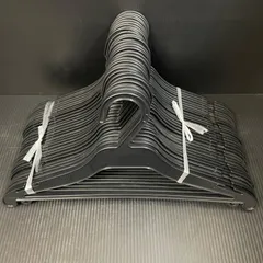 ★黒色プラスチックハンガー 30本セット 現状品