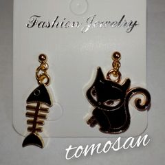ツリ目黒猫ちゃんピアス(イヤリング他変更可能)