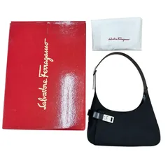 ✨美品✨Salvatore Ferragamo サルヴァトーレ フェラガモ　ガンチーニ　ワンショルダーバッグ　ショルダーバッグ　ハーフムーン