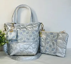 【裁縫ストア・ボヌール】大人かわいい　インド刺繍リボン花柄　合皮ハート柄キルトシルバー　ポーチ/サコッシュ　ショルダーバッグ　クッションチャーム　ハンドメイド　ショルダーストラップ付き　ゴージャス / №500-535