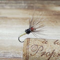 ■ELK■　逆さ毛鉤　雉羽根　クリーム色　4本　テンカラ　完成品フライ