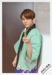 【中古】生写真(ジャニーズ) 7 MEN 侍/佐々木大光/上半身・衣装緑・黒・紫・左手上げ・左向き・口閉じ・口角上げ/「SUMMER STATION パパママ一番 裸の少年 夏祭り!」グッズオフショット/公式生写真