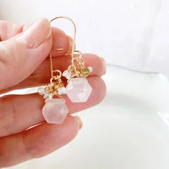 ローズクォーツとオパールのplumpピアス