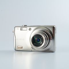 FUJIFILM 富士フィルム FinePix F70 EXR コンパクトデジタルカメラ