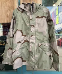 【米軍実物 】 GORE-TEX ゴアテックス 3カラー デザートカモ USED 《M-R》のサムネイル
